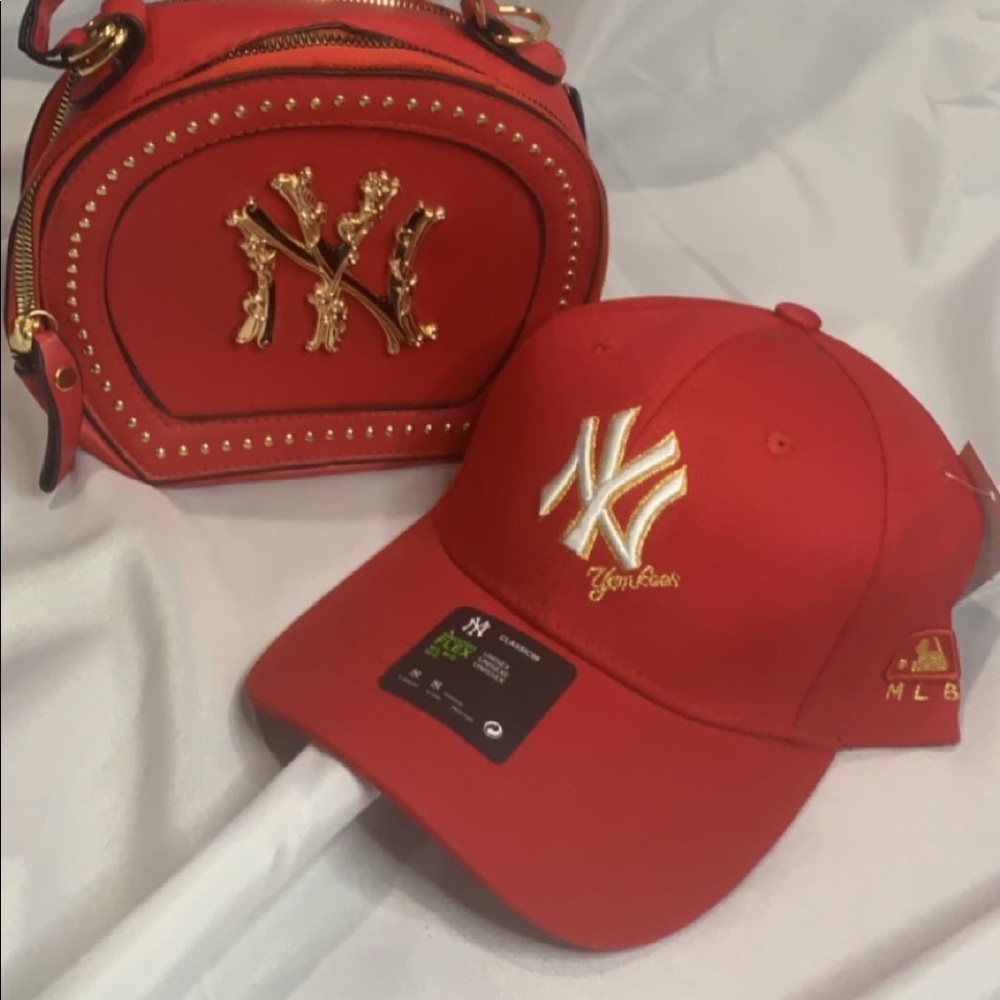 Ny hat and bag sets available ✨